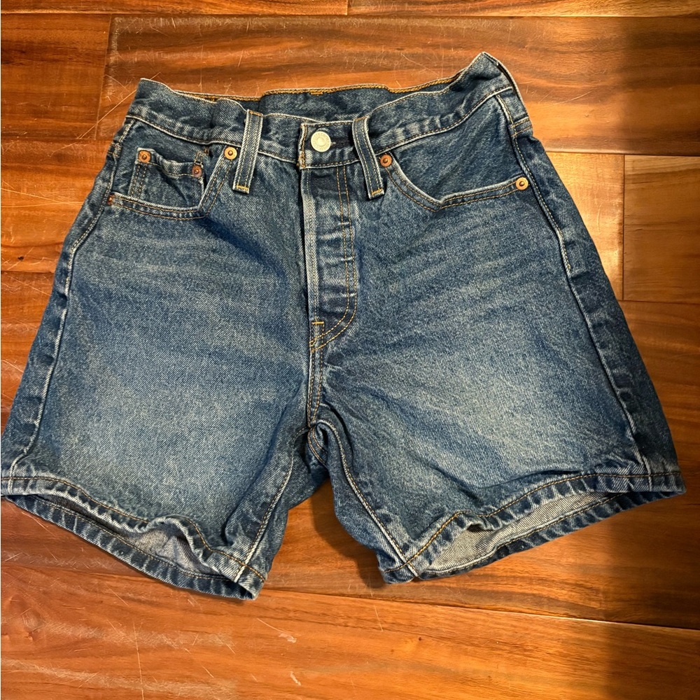 Vintage Levi’s High-Rise Denim Shorts | 23” Waist (Fits XXS / (0875)